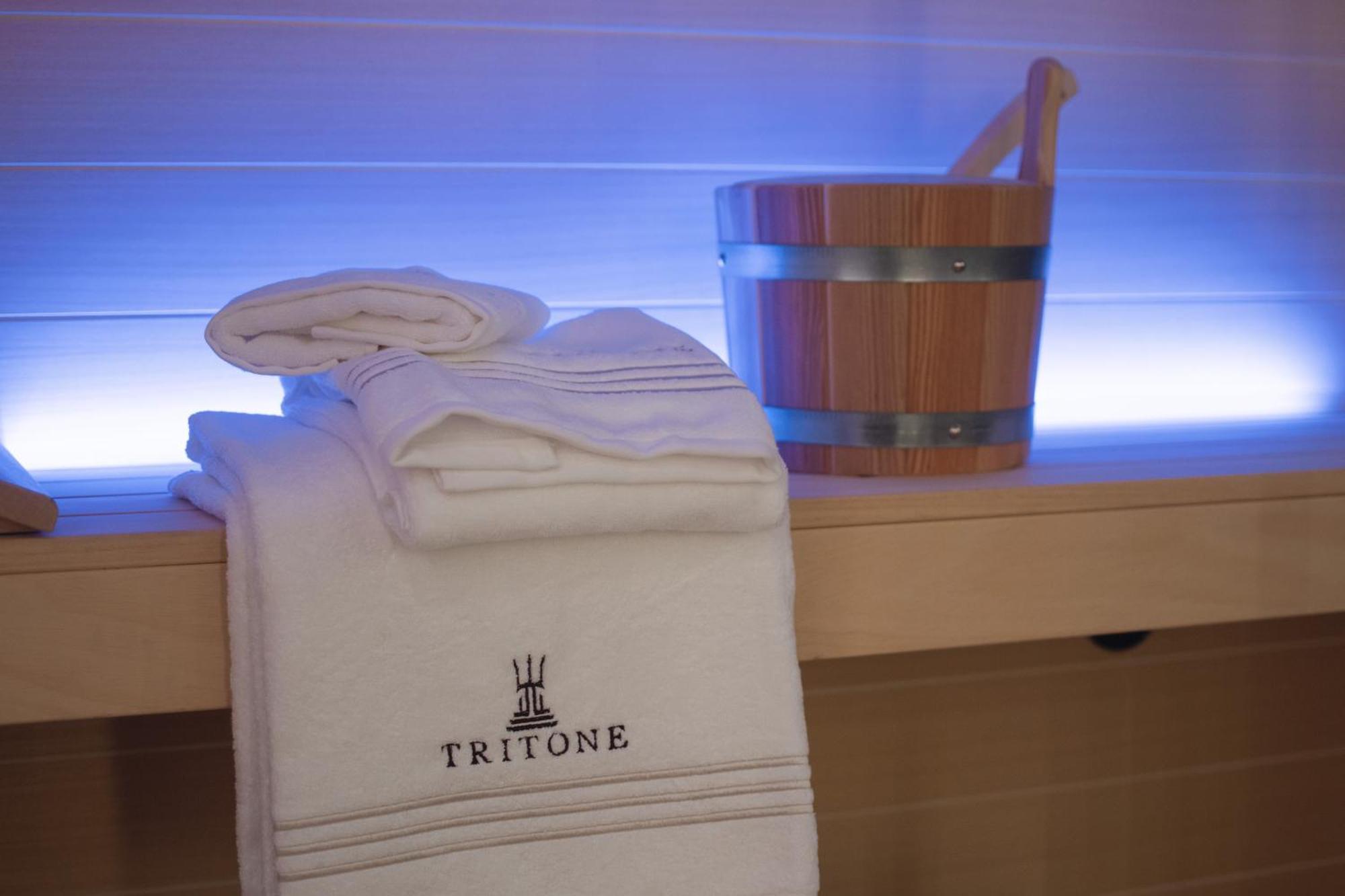 Tritone Luxury Suites Fontana Di Trevi Rome Exterior photo
