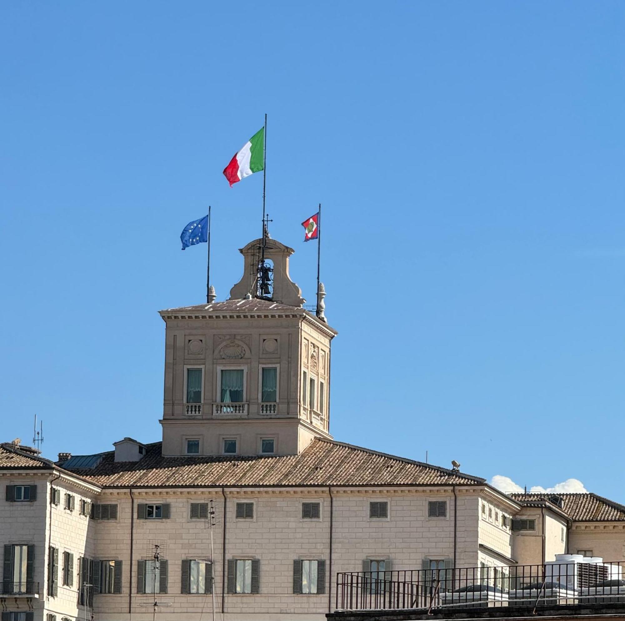 Tritone Luxury Suites Fontana Di Trevi Rome Exterior photo
