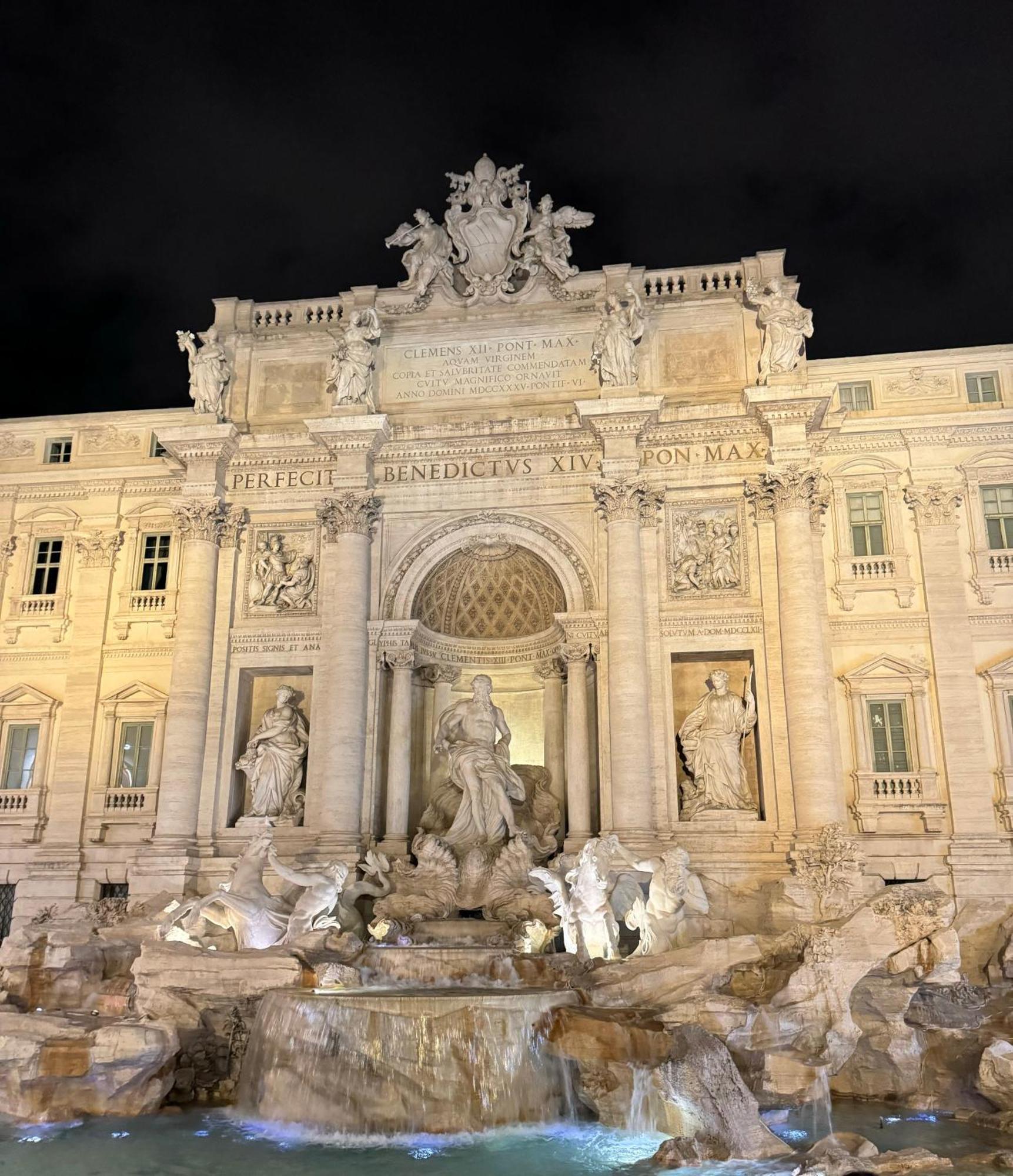 Tritone Luxury Suites Fontana Di Trevi Rome Exterior photo
